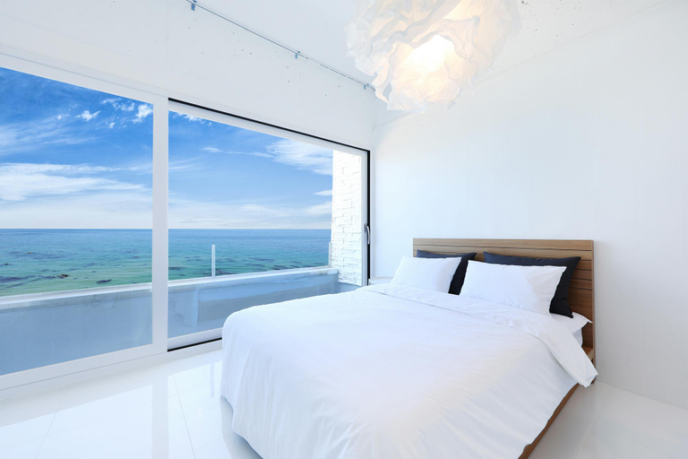 Bedroom 2, Donghae Oh Jjeodaeodal Pension, Donghae