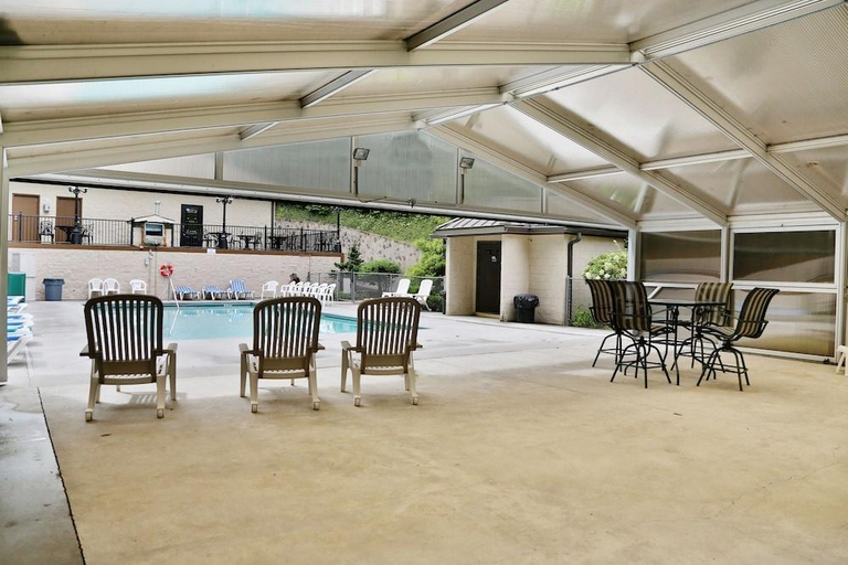 Food & Drinks, Poplar Point Condo Unit 12F - Three Bedroom Condo, Sevier