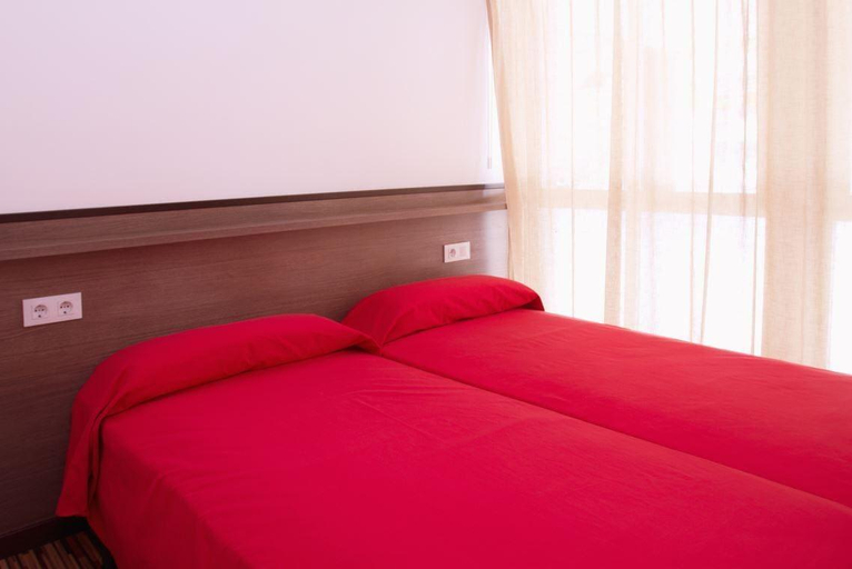 Bedroom 2, Park Suites Salou, Tarragona