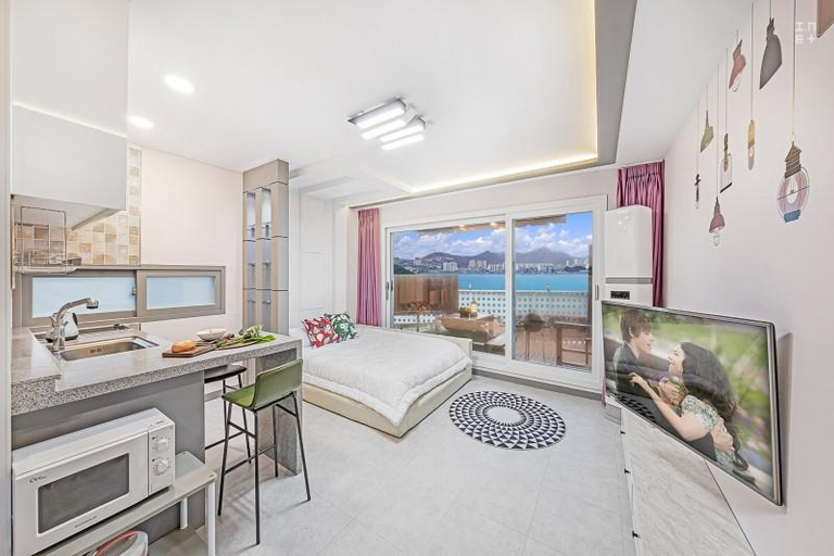 Bedroom 2, Tongyeong Dalbichae Pension, Tongyeong