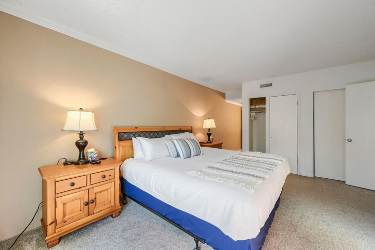 Room 3, Main St 146 Walk To Everything/town Lift 2 Bedroom Condo, Summit