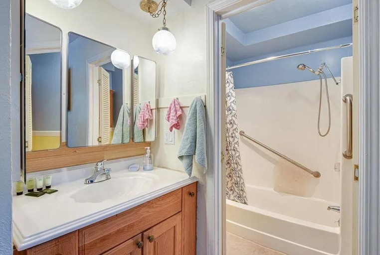 Bathroom 2, Woodside Hideout Hop Away From Activities, Placer