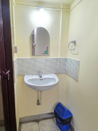Bathroom 5, Thadathukalayil Residency,Kumily Busstation, Theni