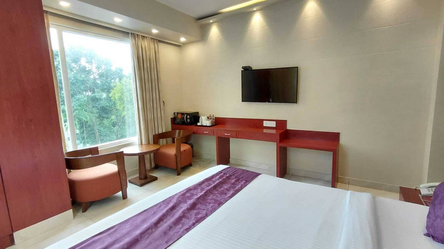 Room 3, The Crystal Chinar Park Kolkata Airport, North 24 Parganas