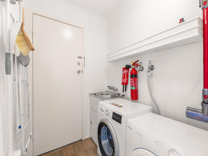 Bathroom 2, Peaceful 1-Bed Apartment in Kedron with Parking, Kedron