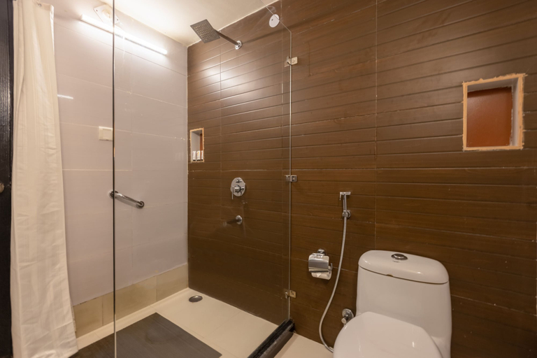 Bathroom 4, Sterling Nainital, Nainital