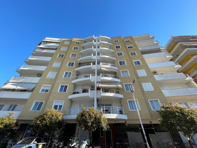 Exterior & Views 2, Skapeta Apartments, Sarandës