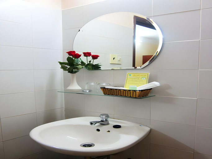 Bathroom 4, Tay Ho Hotel, Ninh Kiều