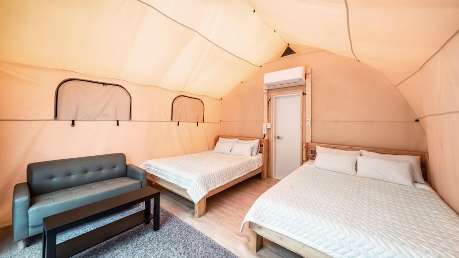 Bedroom 2, Gyeongju Oasis Pension, Gyeongju