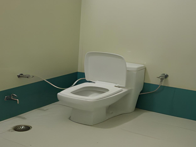Bathroom 2, Hotel Karan Villas, Kota