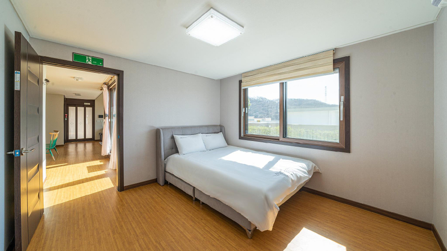 Bedroom, Yeoncheon Double Stay Ttottomeong Dog Pension, Yeoncheon