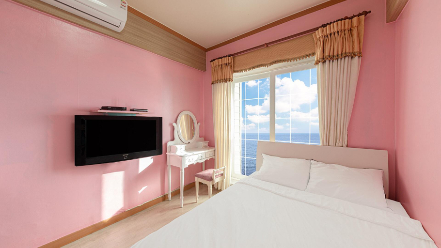 Bedroom 2, Taean Eoeundol Seascape Pension, Taean