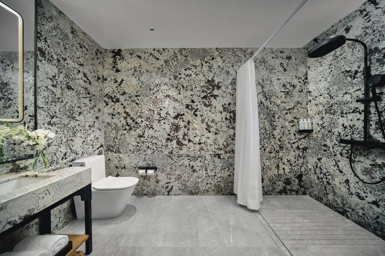 Bathroom 4, Hualuxe Chongqing Wushan by IHG, Chongqing