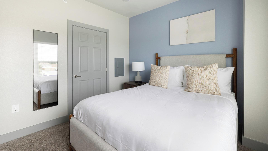 Room 2, Landing Amazing 1BD in Grand Prairie, Dallas