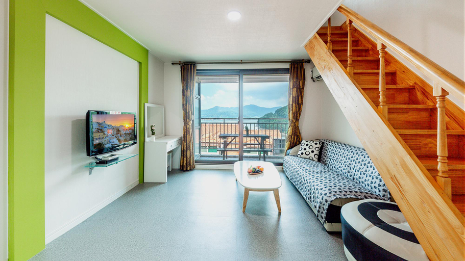 Others 4, Tongyeong Arasom Pension, Tongyeong