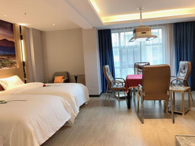 Bedroom 2, Huarong Yahao Garden Hotel, Yueyang