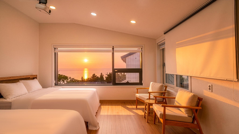 Bedroom 1, Boryeong Open Sea Villa, Boryeong
