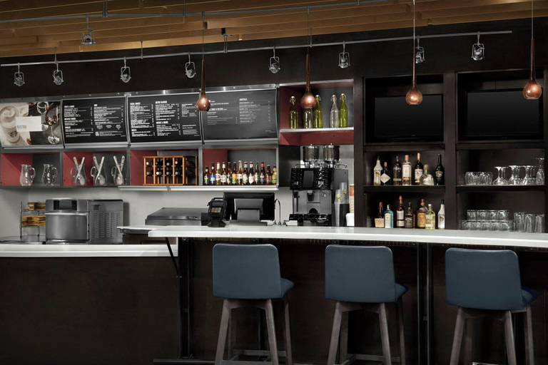 Food & Drinks 5, Courtyard Greensboro Airport, Guilford