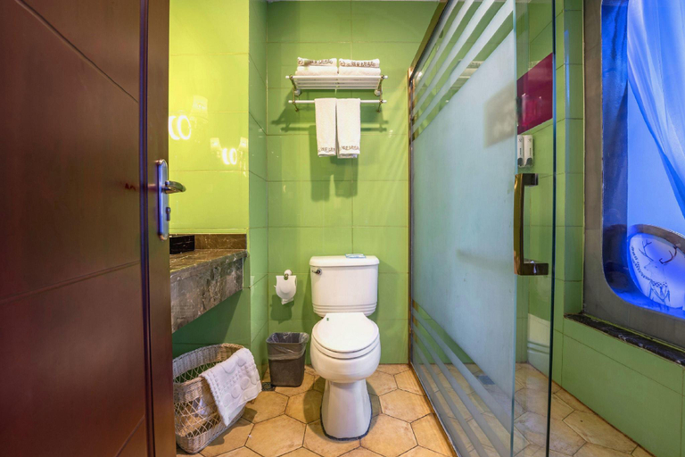 Bathroom, Jinting Chain. Via Boutique Hotel (Deyang Moore Shopping Plaza), Deyang