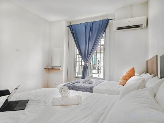 2, Damansara Damai 9Pax 4 Rooms, Petaling Jaya