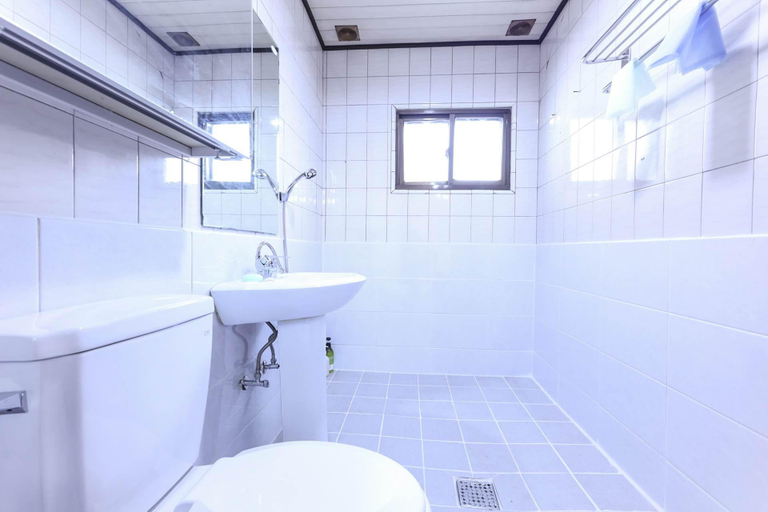 Bathroom, Sejong Oz, Cheongwon