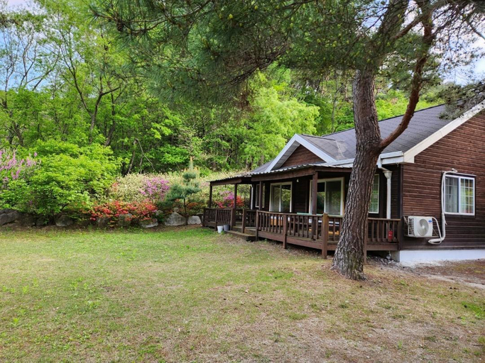 Exterior & Views 5, Yangpyeong munaen Star Pension, Yangpyeong