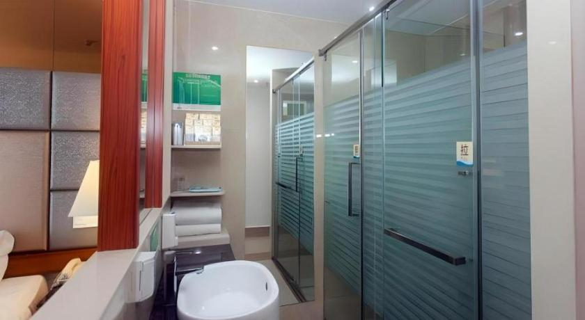 Bathroom, Ming Yang Hotel, Haikou