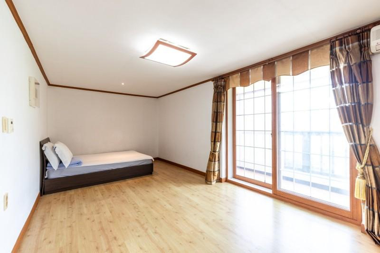 Bedroom 2, Taean landscape in Pines Pension, Taean
