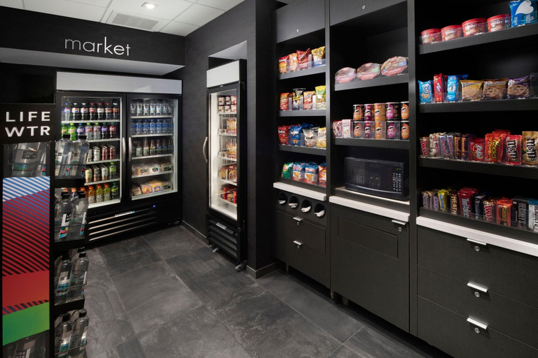 Food & Drinks 5, Courtyard By Marriott Minneapolis Edina, Hennepin