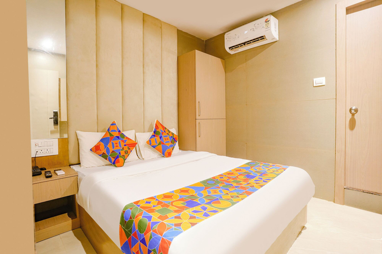 Room 4, Via Anika Residency, Mumbai Suburban