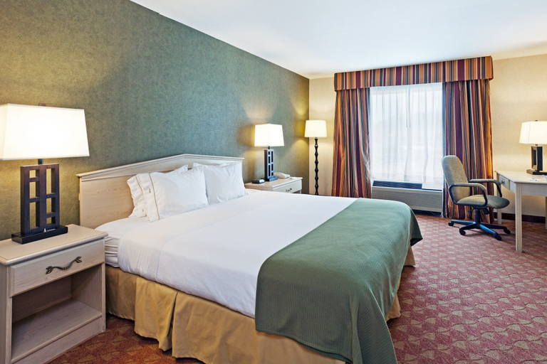 Bedroom 3, Holiday Inn Express & Suites CORBIN by IHG, Whitley