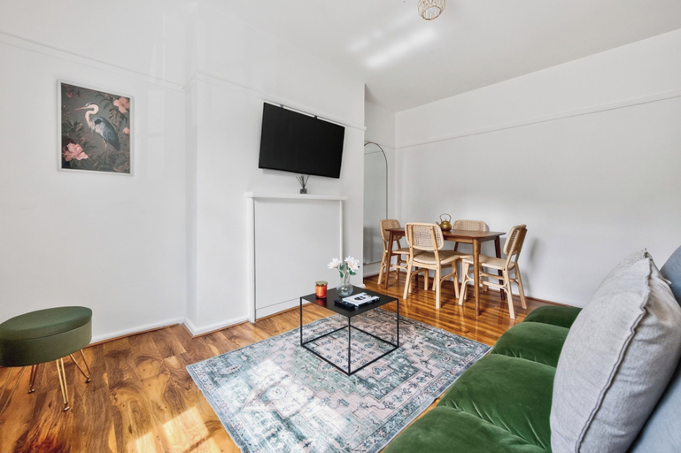 Living area 2, Cozy Apartment Near Hyde Park, London