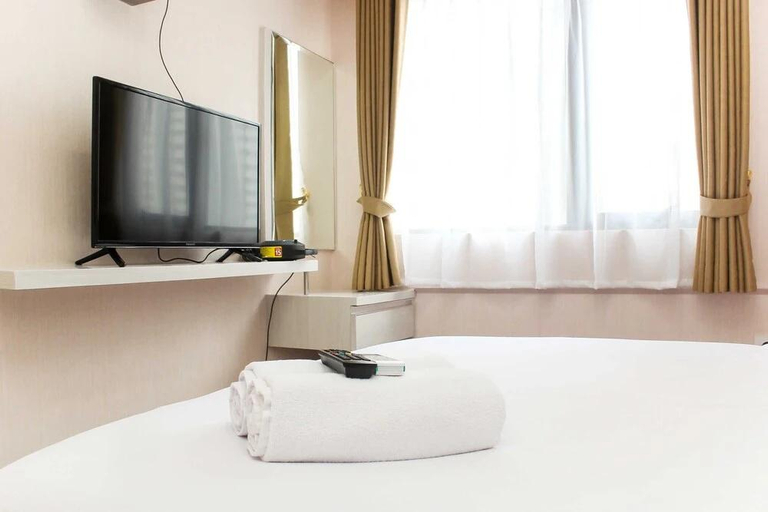 Bedroom 2, Comfort and Spacious 2Br at Meikarta Apartment, Cikarang