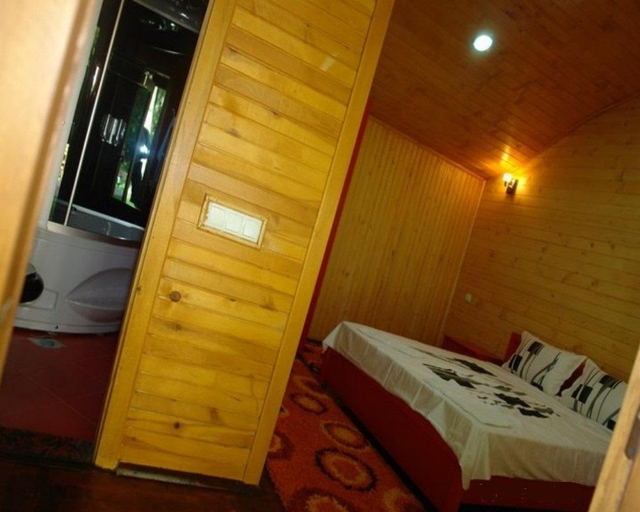 Bedroom 2, Hotel Kosova Park, Istok