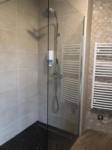 Bathroom 3, Logis Hotel l'Enclos, Haute-Garonne