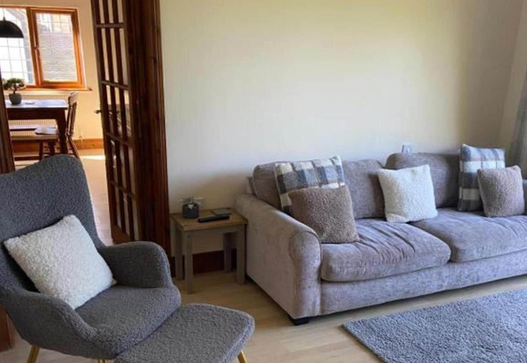 Living area 3, 2-bed - Sleeps 4 - Parking & Ev Charging, Cornwall