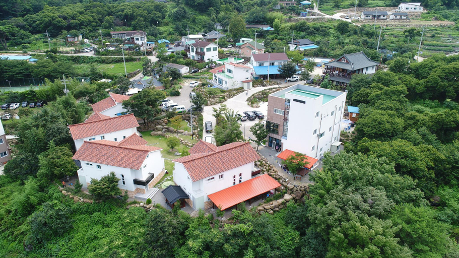 Others, Sancheong Cheonrihyang Pension, Sancheong