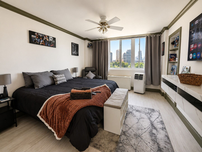 Bedroom 1, 3BR Condo at Heart of Downtown with Theme Lounge & Workspace, Atlanta