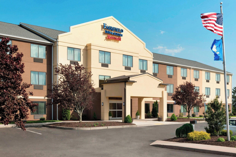 Exterior & Views 2, Fairfield Inn & Suites Hartford Manchester, Hartford