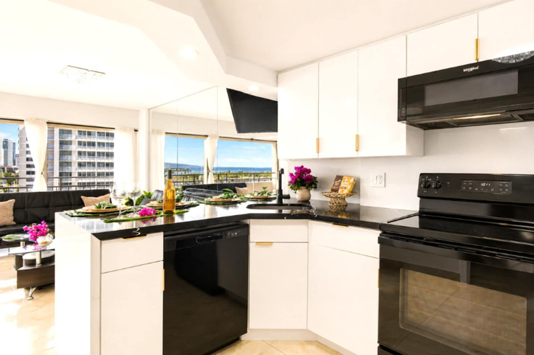 Private kitchen 3, Suite, Ocean View, Studio, Honolulu