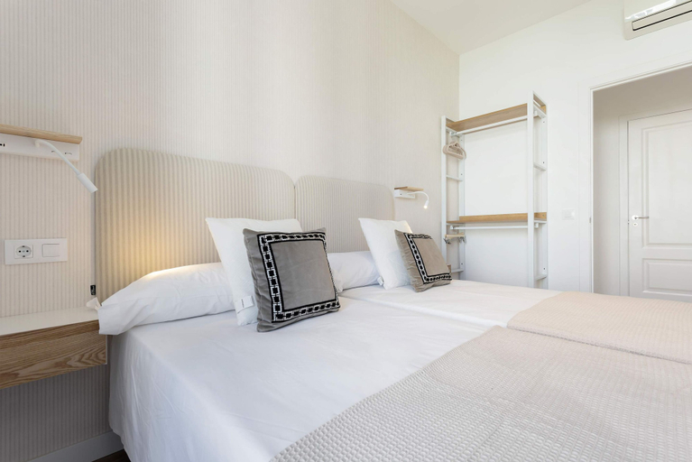 Room 2, Genteel Home Reina Sof a IV, Madrid