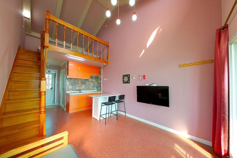Others 4, Daebudo Blue Mare Pension, Hwaseong