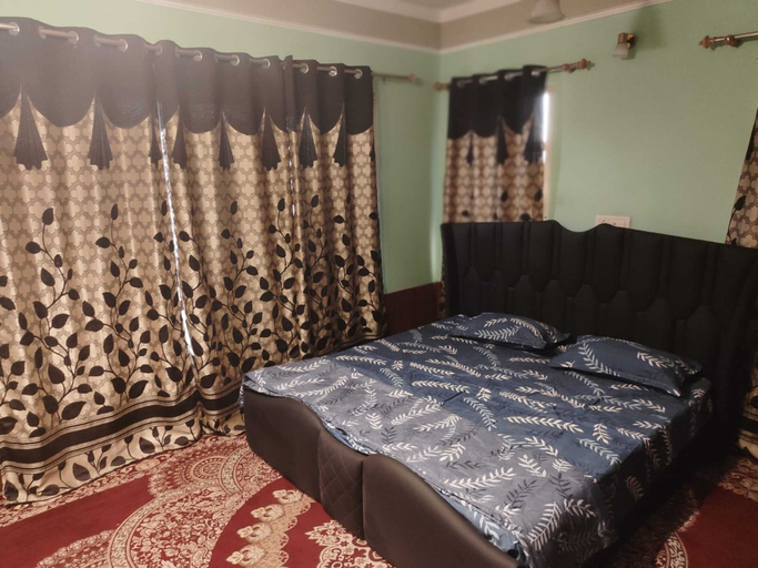 Room 3, The Wood Box, Badgam