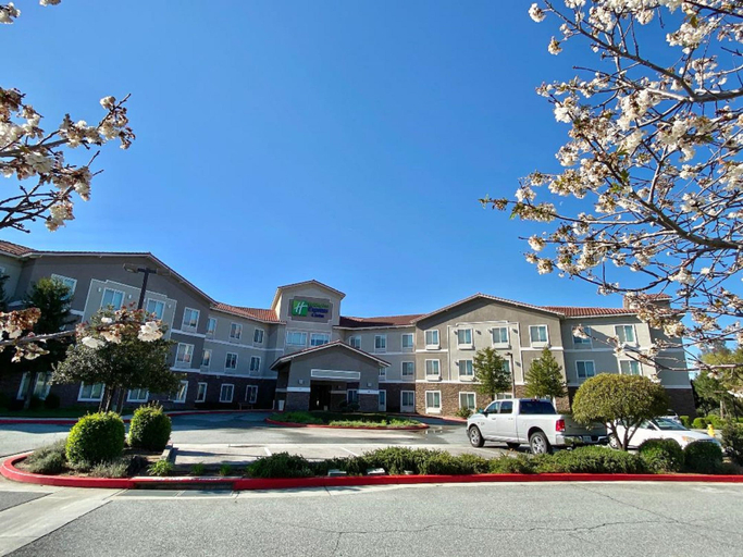 Exterior & Views 2, Holiday Inn Express & Suites BEAUMONT - OAK VALLEY by IHG, Riverside