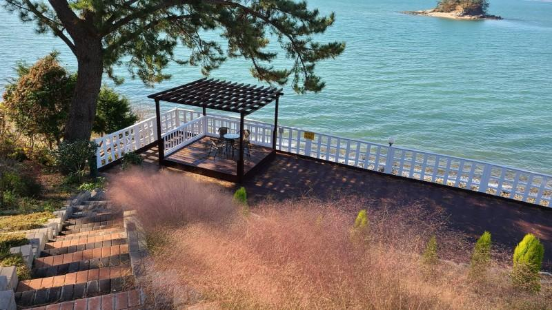 Others 2, Namhae Siado Pension, Namhae