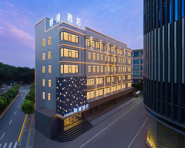 Exterior & Views