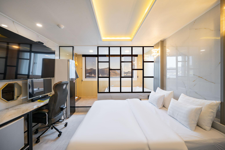 Bedroom 3, Changwon Masan Rose Signature Hotel, Masan