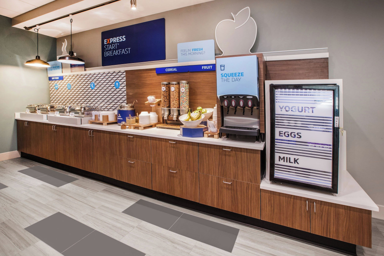 Food & Drinks 5, Holiday Inn Express WESTLEY NORTH- PATTERSON AREA by IHG, Stanislaus