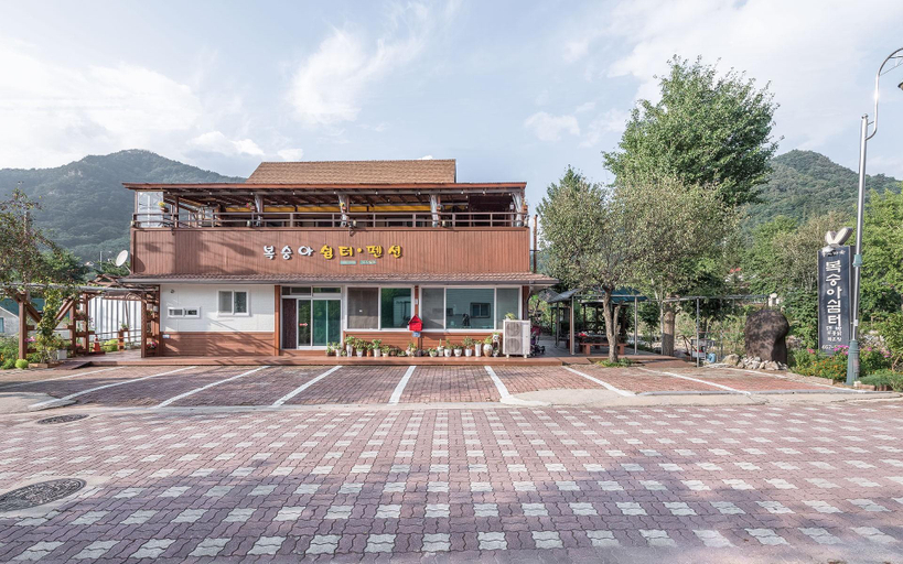 Exterior & Views 1, Inje Peach Shelter Pension, Inje