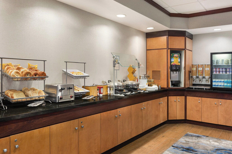 Food & Drinks 5, Fairfield Inn & Suites Jacksonville West/Chaffee Point, Duval